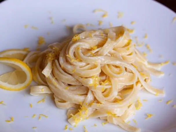 Fettuccine med citronsås med mascarpone