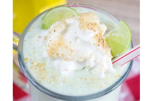 Hälsosam Key Lime Pie-milkshake