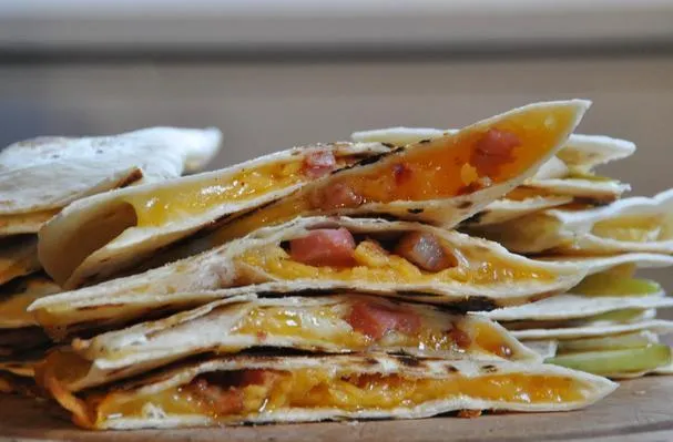 Hans, min och våra quesadillas