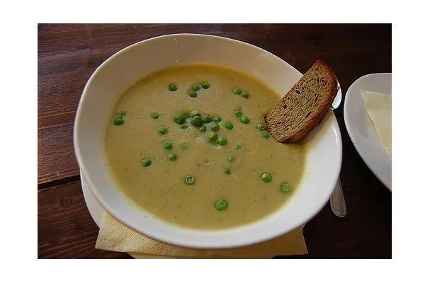 Italiensk Raviolisoppa