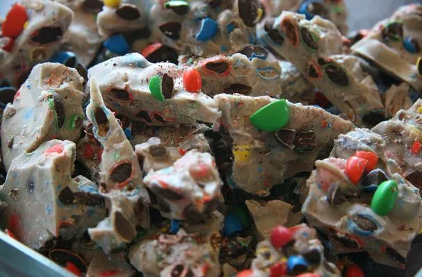 M&M Vit Choklad Bark