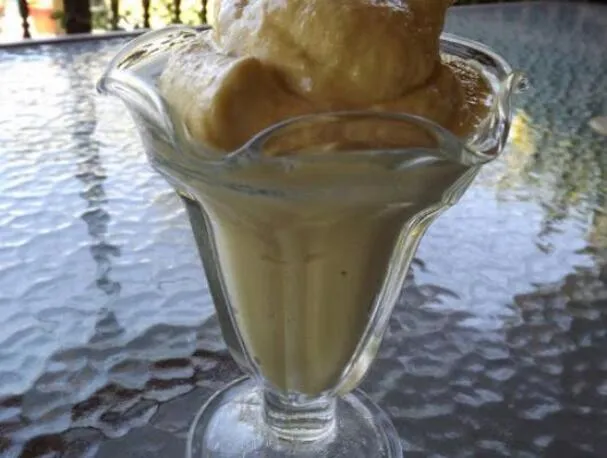 Mango- och Fetaostglass