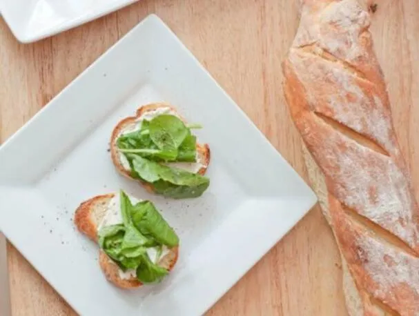 Vispad Feta och Ruccola Crostini