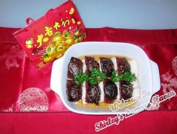 Kinesiska nyårslyckofisk med bak kwa